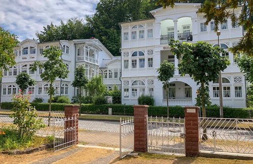Binz Appartement | Appartement 3 pièces élégant et de qualité avec cheminée, WiFi, parking
