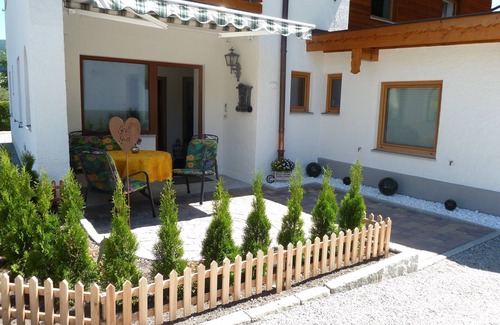 Ruhpolding Appartement | Ferienwohnung -2- (40qm), Terrasse, Kochnische, 1 Schlaf- und 1 Wohnzimmer, max 2 Personen