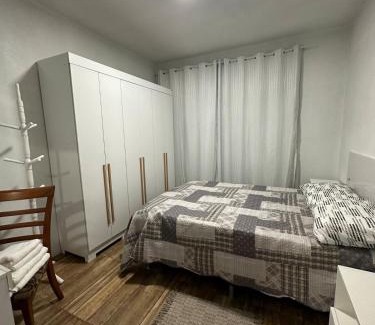 Passo de Torres Appartement | Apartment 2 blocks from the sea with parking and Wi-Fi