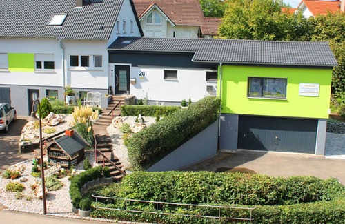 Beuren Appartement | Apartment 2 with Balcony and Wi-Fi
