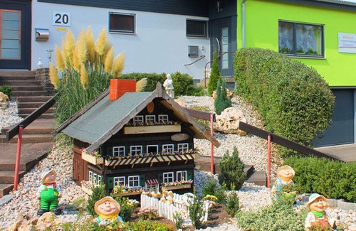 Beuren Appartement | Apartment 2 with Balcony and Wi-Fi