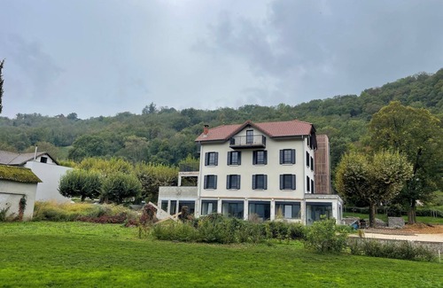 Conjux Appartement | Appartement À 20 m de la plage vue sur lac, accès direct