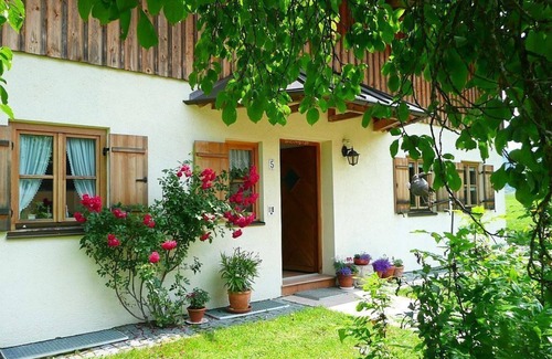 Frasdorf Appartement | FeWo bis 3 Erwachsene, 35 qm, 1. Stock, Balkon, Wohn/Schlafraum mit Doppelbett,1 Schlafzimmer für 1 Person , SAT-TV