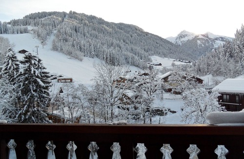 Areches Appartement | Pied des pistes dans résidence avec piscine, appartement avec garage et balcon
