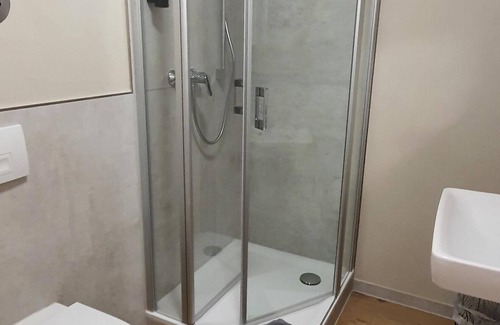 Ziegenhain Appartement | Apartment 4 with 31 sqm, (1,80m bed) Sep. Kitchen / Bathroom