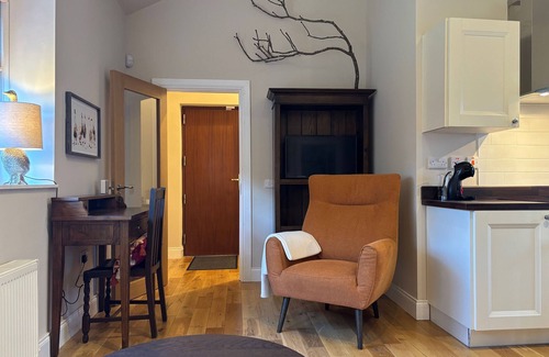Kylemore Cottage | Apartment 473 - Kylemore - sleeps 2 guests in 1 bedroom