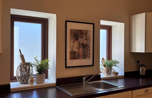 Kylemore Cottage | Apartment 473 - Kylemore - sleeps 2 guests in 1 bedroom