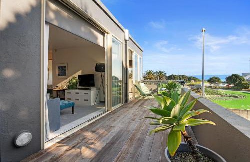 Paraparaumu Beach Appartement | APARTMENT 4A - By the Beach