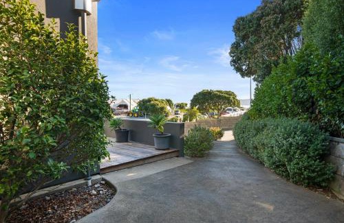 Paraparaumu Beach Appartement | APARTMENT 4A - By the Beach