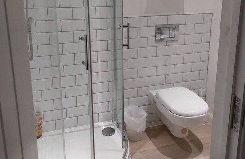 Barrow Gurney Maison | Apartment 5. (20 min walk to Bristol Airport)