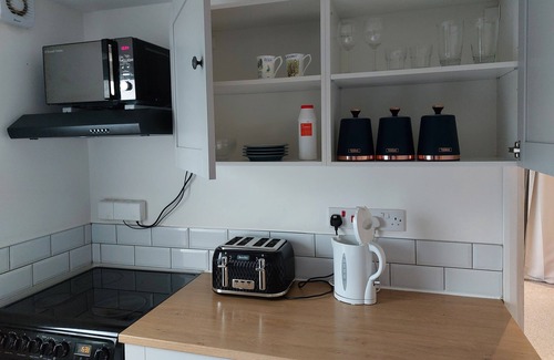 Barrow Gurney Maison | Apartment 5. (20 min walk to Bristol Airport)