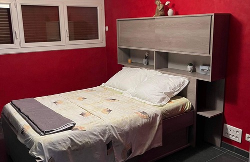 Saint-Antoine Appartement | Apartment 6pers in private residence : Marseille