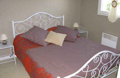 Jonzac Appartement | Appartement à 800 m des thermes 100 m Antilles de JONZAC