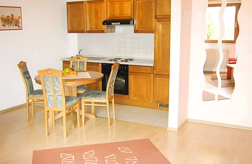 Lonsee Appartement | Appartement "A" avec terrasse privée, jardin partagé et Wi-Fi