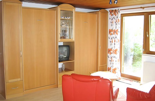Lonsee Appartement | Appartement "A" avec terrasse privée, jardin partagé et Wi-Fi