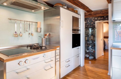 Staufen im Breisgau Appartement | Apartment 'Above the Roofs' with Mountain View, Balcony and Wi-Fi
