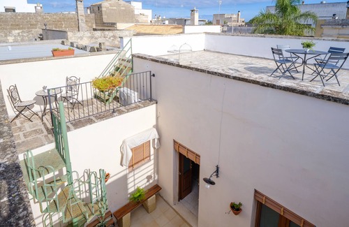 Vernole Appartement | Appartement "Acamya Luxury Apartment" avec terrasse et balcon