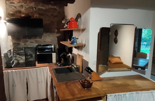 Balagueres Maison | Apartment 'Aile 2 Personnes Maison Ancienne' with Mountain View, Private Terrace and Wi-Fi