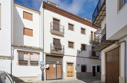 Old Town Baeza Appartement | Apartment 'Aires De Baeza' with Balcony, Wi-Fi and Air Conditioning
