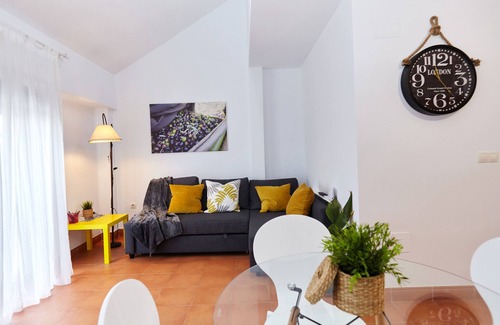 Old Town Baeza Appartement | Apartment 'Aires De Baeza' with Balcony, Wi-Fi and Air Conditioning