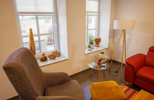 Aua Appartement | Apartment 'Alter Kuhstall' with Private Terrace and Wi-Fi