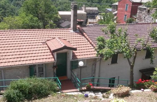Ne Appartement | Appartement 'Altrove' avec Vue sur la Montagne, Jardin Privé et Wi-Fi
