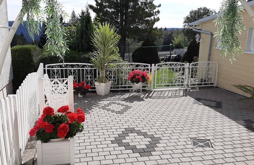 Masserberg Appartement | Appartement "An den Kurwiesen" avec une vue magnifique sur les montagnes et les vallées