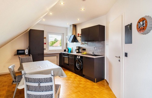 Warburg Appartement | Apartment 'An Der Ohme' with Private Garden, Balcony and Wi-Fi