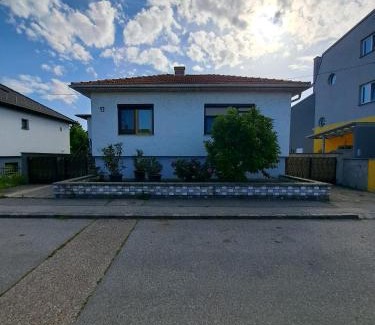 Marchegg Maison | Apartment Anna - Austrian country house in Marchfeld im Weinviertel