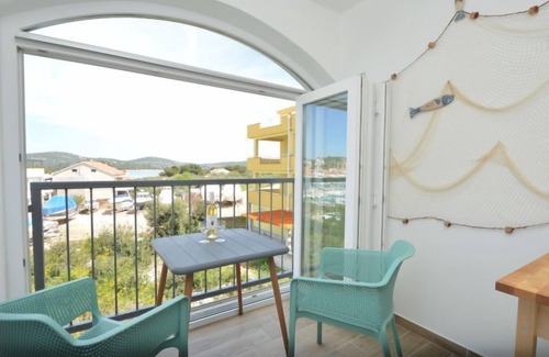 Jezera Appartement | Appartement Anna by Interhome