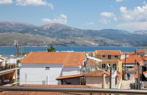 Lixouri Appartement | Apartment 'Anthi's Central' with Sea View, Wi-Fi and Air Conditioning