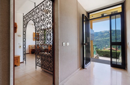 Brentonico Appartement | Apartment 'Antonia' with Mountain View, Private Terrace and Wi-Fi