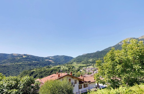Brentonico Appartement | Apartment 'Antonia' with Mountain View, Private Terrace and Wi-Fi