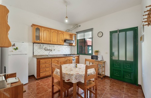Valle Gran Rey Appartement | Apartment 'Apartamento Nayara C' with Sea View, Shared Terrace and Wi-Fi