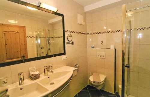 Zillertal Appartement | Apartment Apartment Wallischer Johann by Interhome