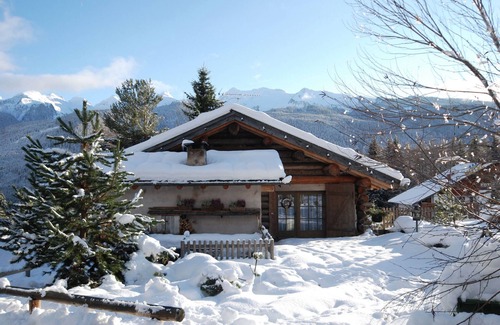Bellamonte Appartement | Apartment 'Appartamento Tabià In Baita Lor' with Mountain View, Shared Garden and Wi-Fi