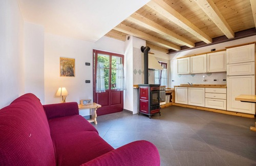 Ala Appartement | Appartement 'Appartamento Del Boscaiolo' avec vue sur la montagne, jardin partagé et balcon