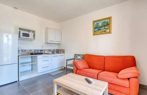 Poussan Appartement | Appartement 'Appartement 4 Personnes' avec jardin partagé et balcon