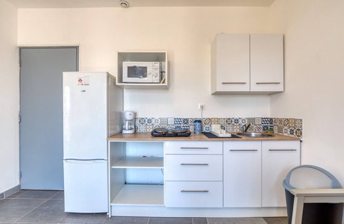 Poussan Appartement | Appartement 'Appartement 4 Personnes' avec jardin partagé et balcon