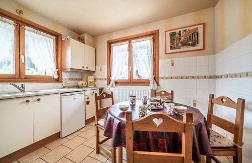 Abondance Appartement | Appartement 'Appartement Chalet - Le Vnipi' avec vue sur les montagnes, balcon et Wi-Fi