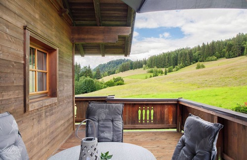 Wildschoenau Appartement | Appartement "Appartment Stockeben" avec vue sur les montagnes, terrasse privée et Wi-Fi