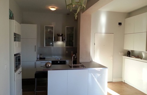 Guillena Appartement | Appartement design avec patio et terrasse privée à 25 km du centre de Séville
