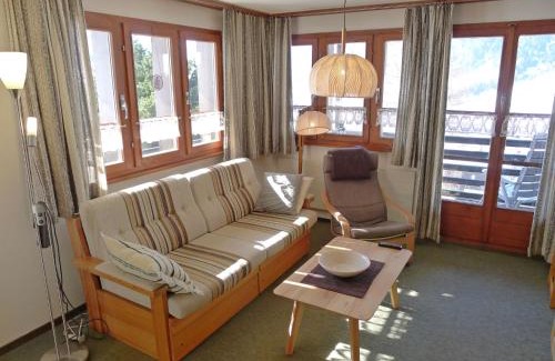 Ernen Appartement | Apartment Aragon M86 by Interhome