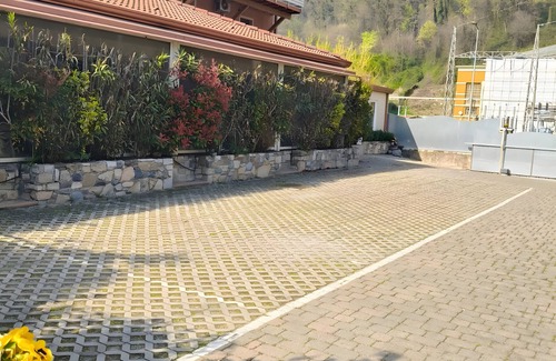 Carpeneda Appartement | Apartment 'Arcadia Opale' with Mountain View, Wi-Fi and Air Conditioning