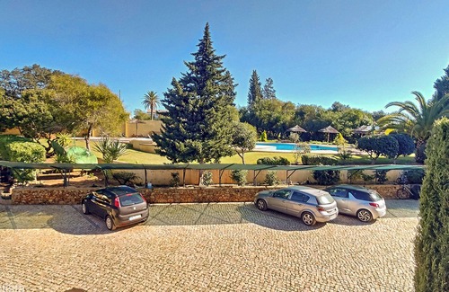 Alcantarilha Appartement | Appartement "Arrancada 14" avec vue sur les montagnes, Wi-Fi et climatisation.