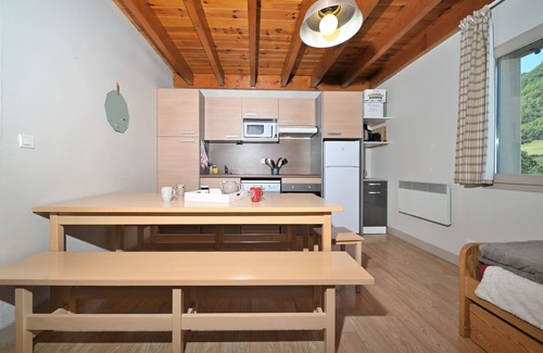 Arreau Appartement | Appartement 'Arreau'xygène Duplex 7-9pers' avec vue sur la montagne, piscine partagée et Wi-Fi