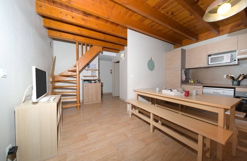 Arreau Appartement | Appartement 'Arreau'xygène Duplex 7-9pers' avec vue sur la montagne, piscine partagée et Wi-Fi