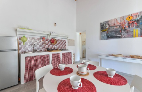 Madonna delle Grazie Appartement | Apartment 'Artistica 6' with Sea View, Shared Terrace and Air Conditioning