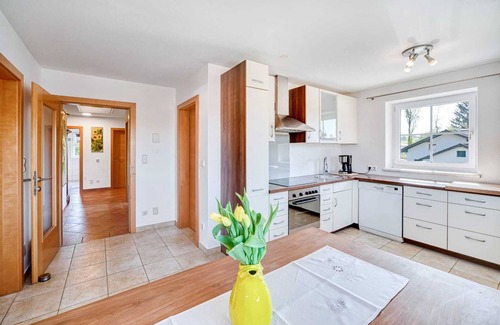 Berndorf bei Salzburg Appartement | Apartment 'Reichl' with Balcony and Wi-Fi