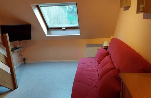 Bagneres-de-Luchon Appartement | Appartement au pied de la Crémaillère Express